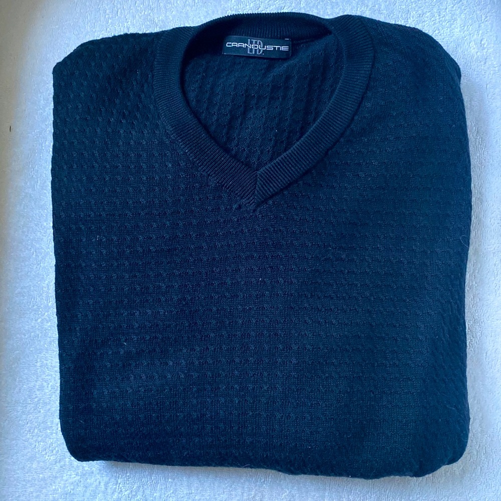 New. Mens Carnoustie Sweater. Stylish texture. Never worn.